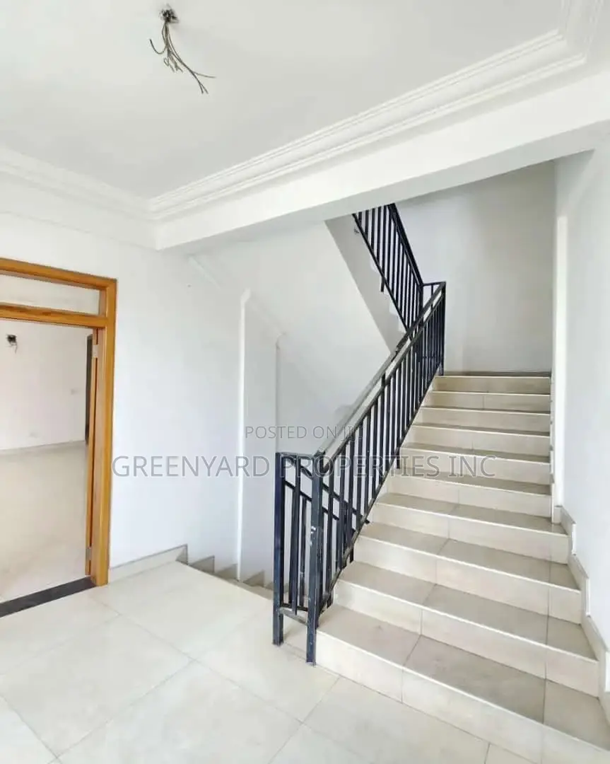 3bdrm Apartment in American House, East Legon for rent