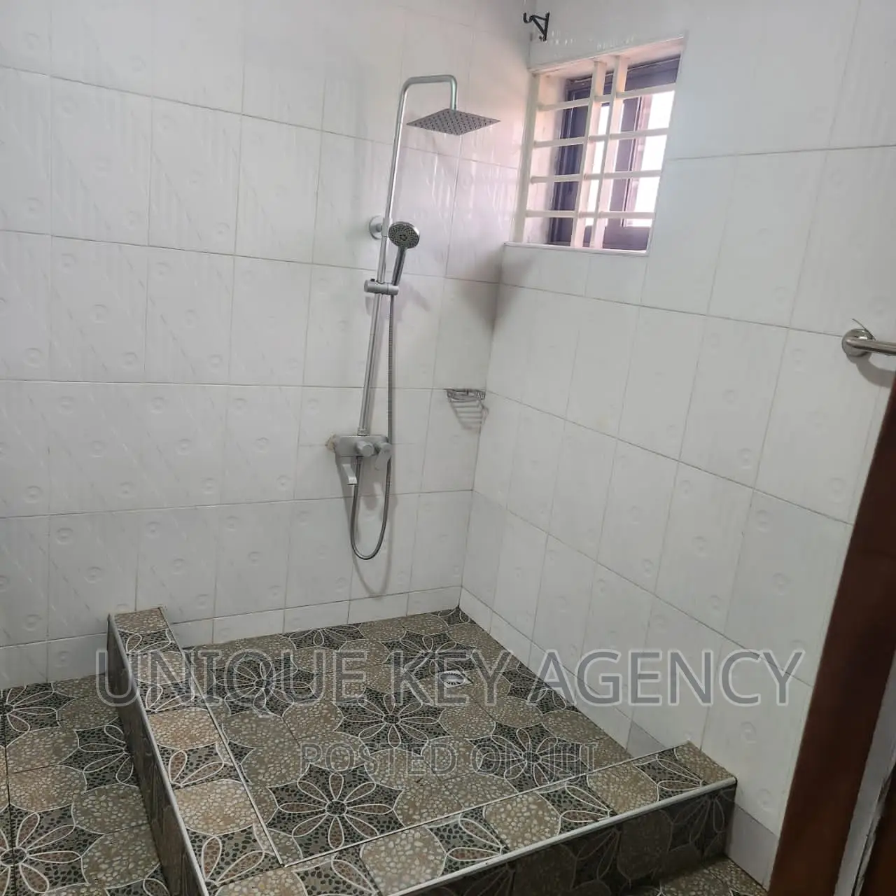 4bdrm House in Unique Key Agency, Lapaz for rent