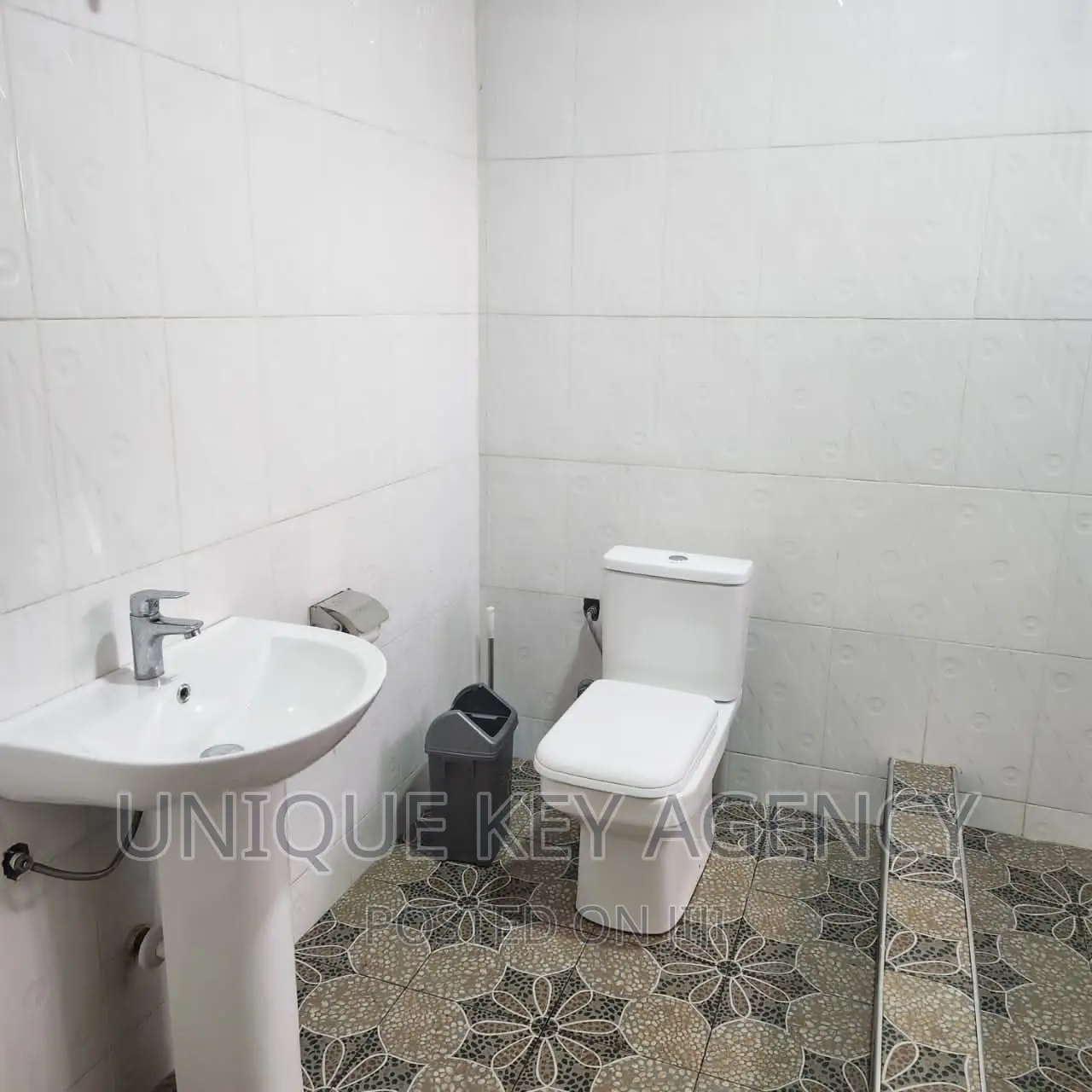 4bdrm House in Unique Key Agency, Lapaz for rent