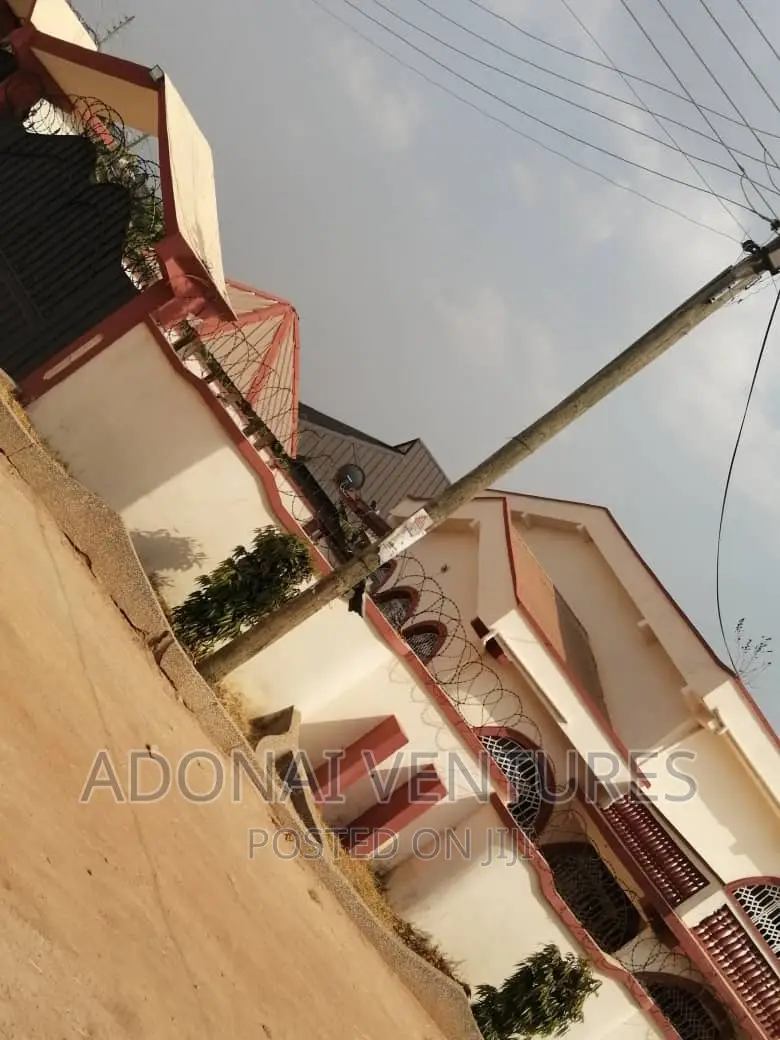 8bdrm House in Kotei Deduako, Kumasi Metropolitan for sale