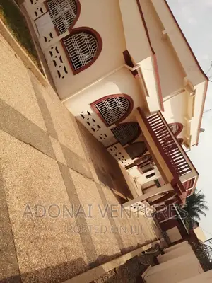 8bdrm House in Kotei Deduako, Kumasi Metropolitan for sale