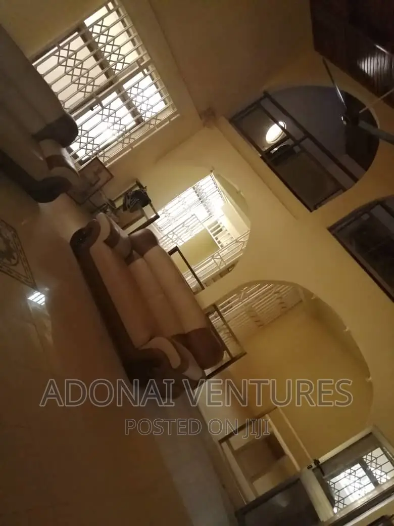 8bdrm House in Kotei Deduako, Kumasi Metropolitan for sale
