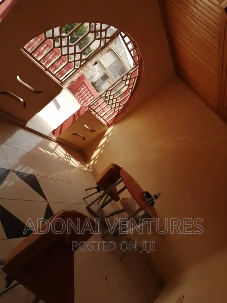 8bdrm House in Kotei Deduako, Kumasi Metropolitan for sale