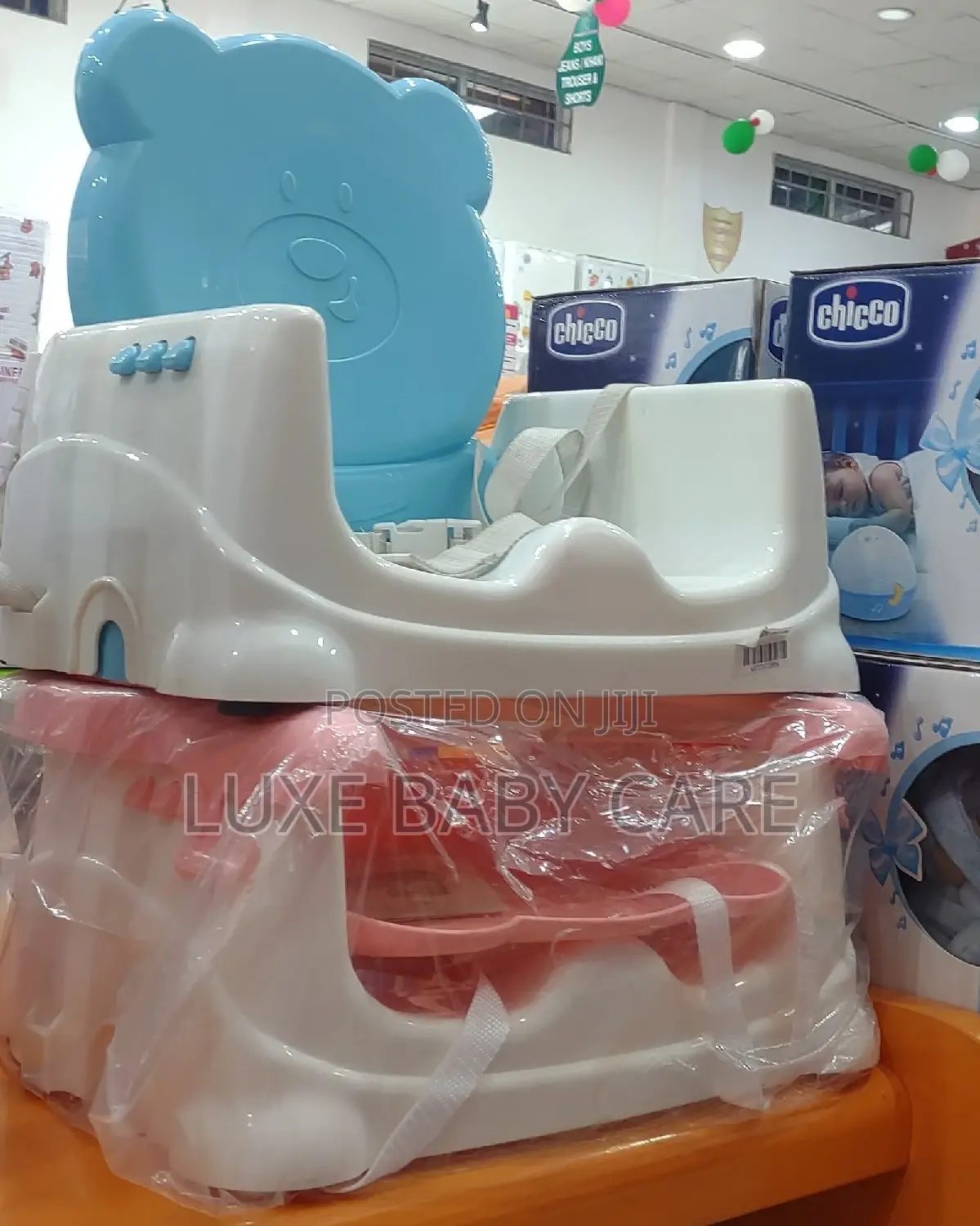 Booster Seat With Adjustable Food Tray