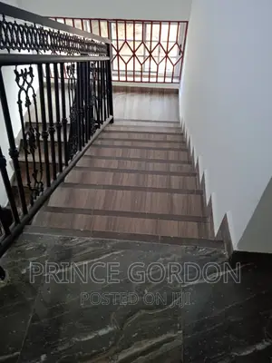 7bdrm Duplex in Nyanaano, Nyanyano for sale