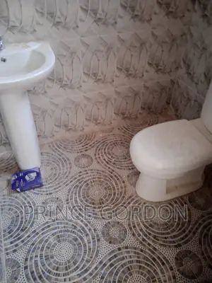 7bdrm Duplex in Nyanaano, Nyanyano for sale