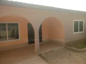 Commercial 2bedrms Detached Selfcompound Hse4rent,Spintex