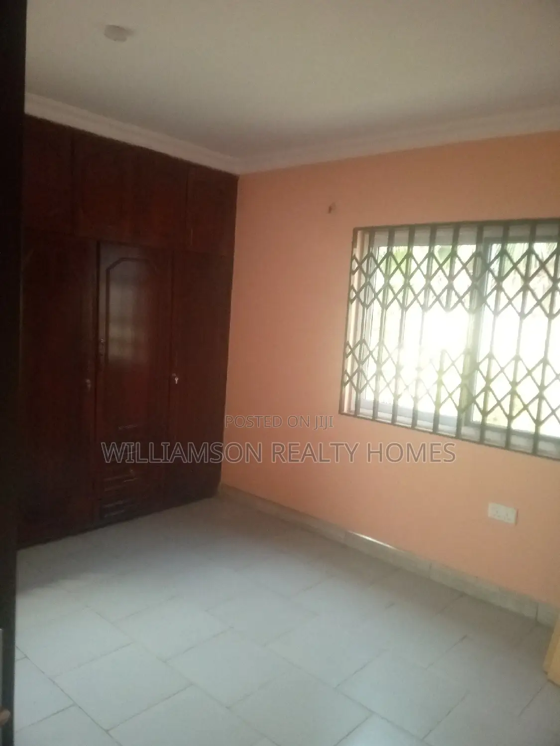 Commercial 2bedrms Detached Selfcompound Hse4rent,Spintex