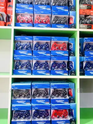 Dull Stock Wireless Controller or Ps3 Controller