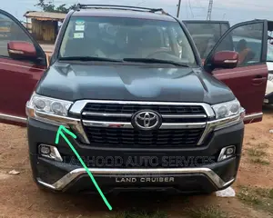 Toyota Land Cruiser V8 2018-2021 Original HEAD LIGHT
