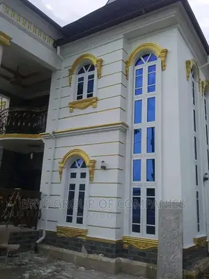 Windows and Pillars