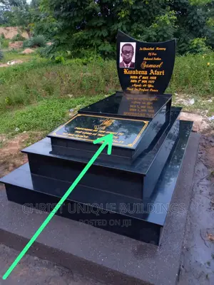 Chris Unique Tomb Specialist,