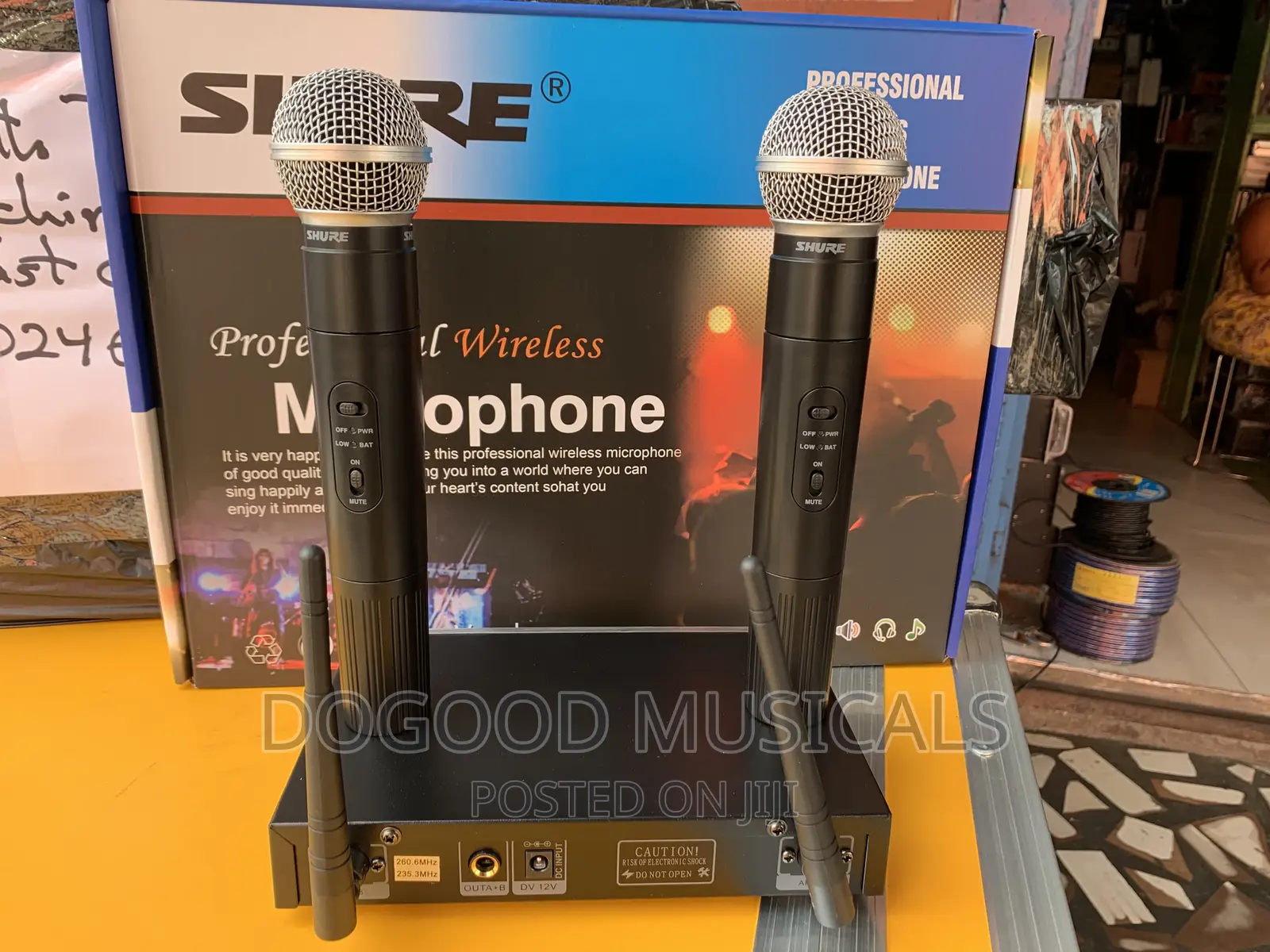 SHURE v-3300 2in1 Wireless Microphone