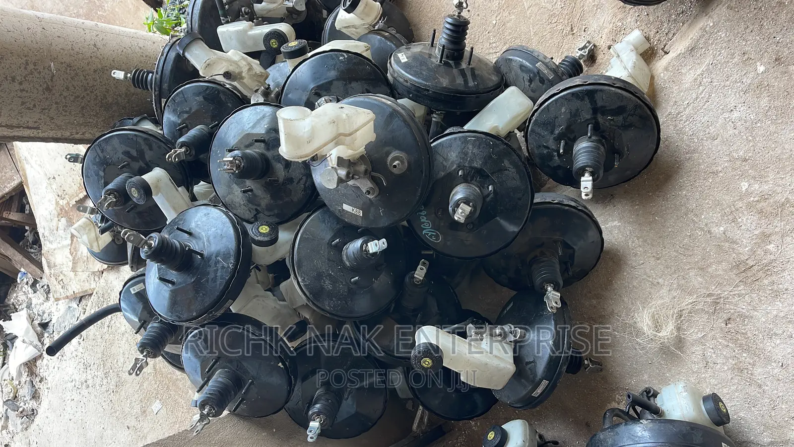 Toyota Vitz Brake Pot