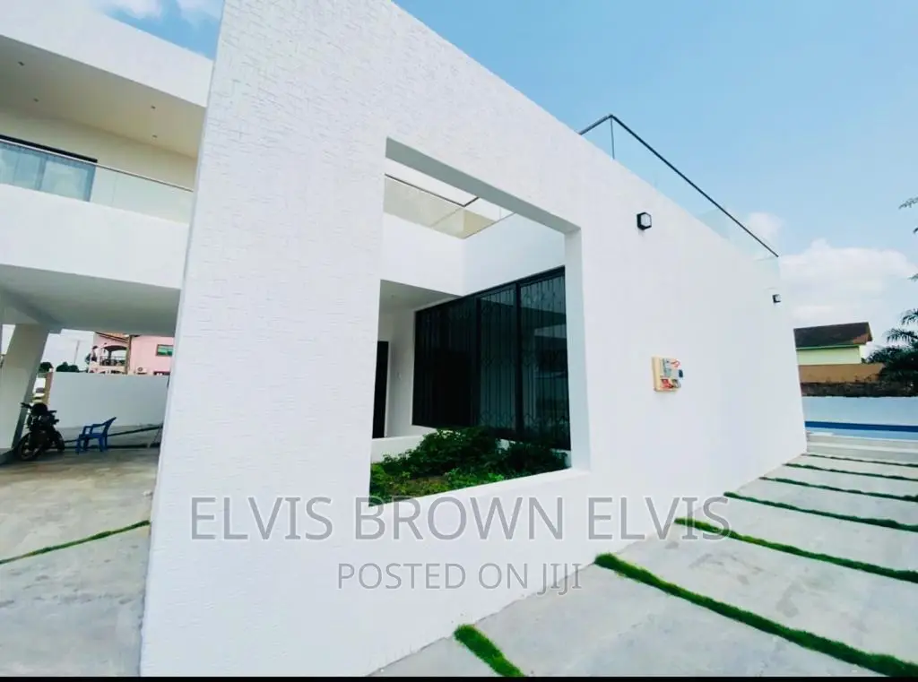 6bdrm Mansion in East Legon American for sale