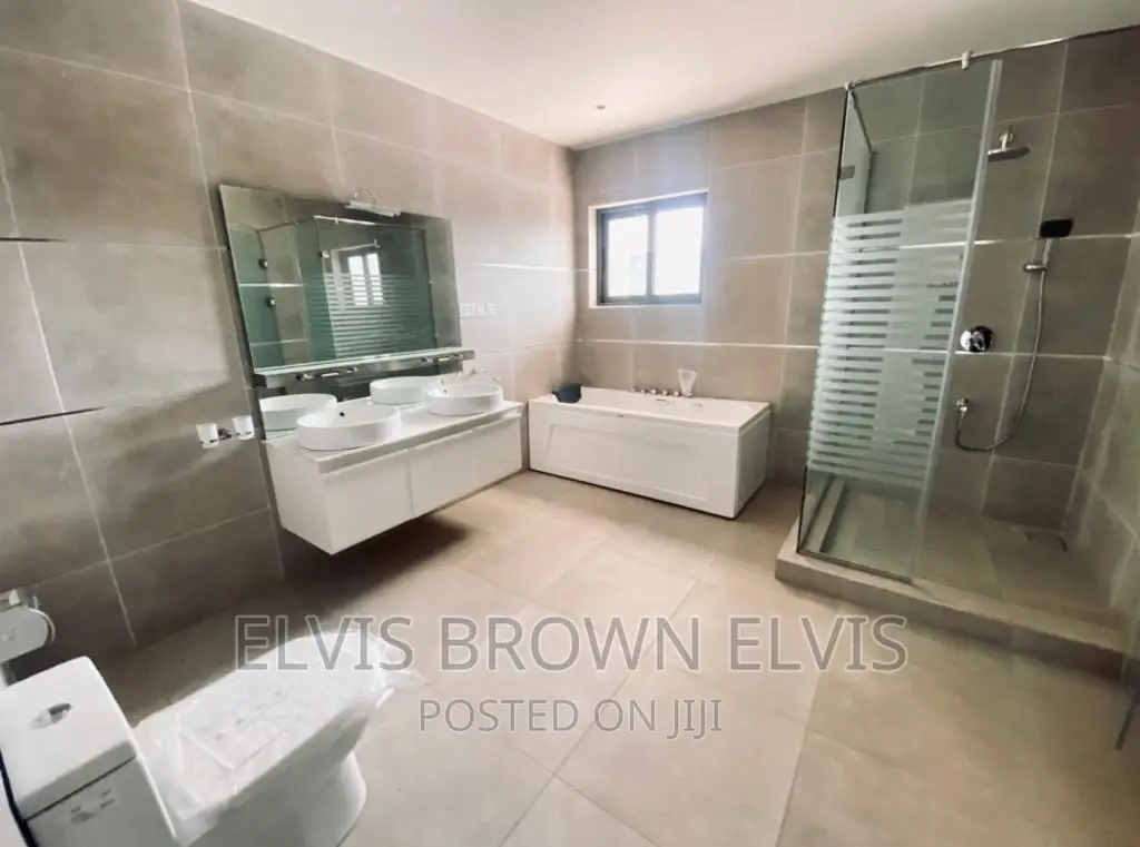6bdrm Mansion in East Legon American for sale