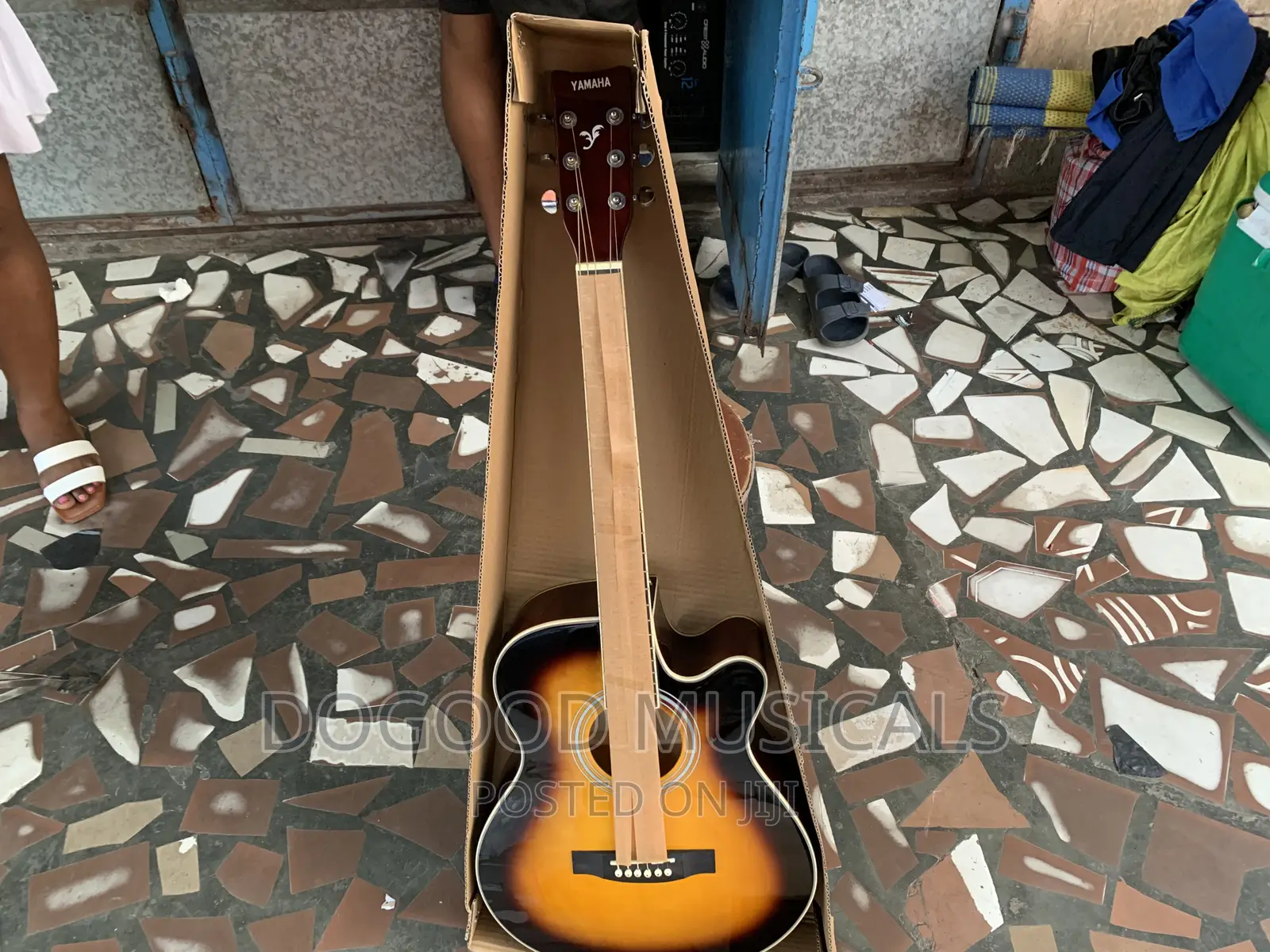Yamaha Simi Acoustic Guitar