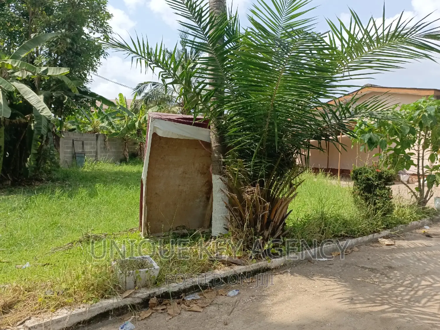 11 Plot for Sale at Tesano