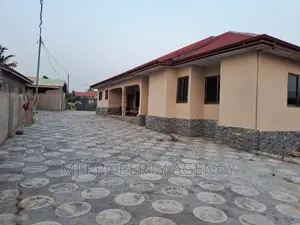 5bdrm House in Dawhenya, Tema Metropolitan for sale