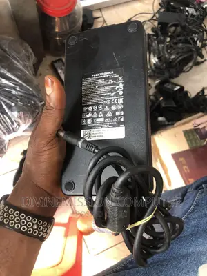 Dell Big Pin 240w, 19.5–12.3a Home Used Charger/Adapter
