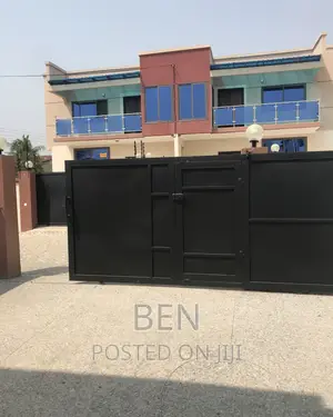 4bdrm House in Ashongman Estate for sale