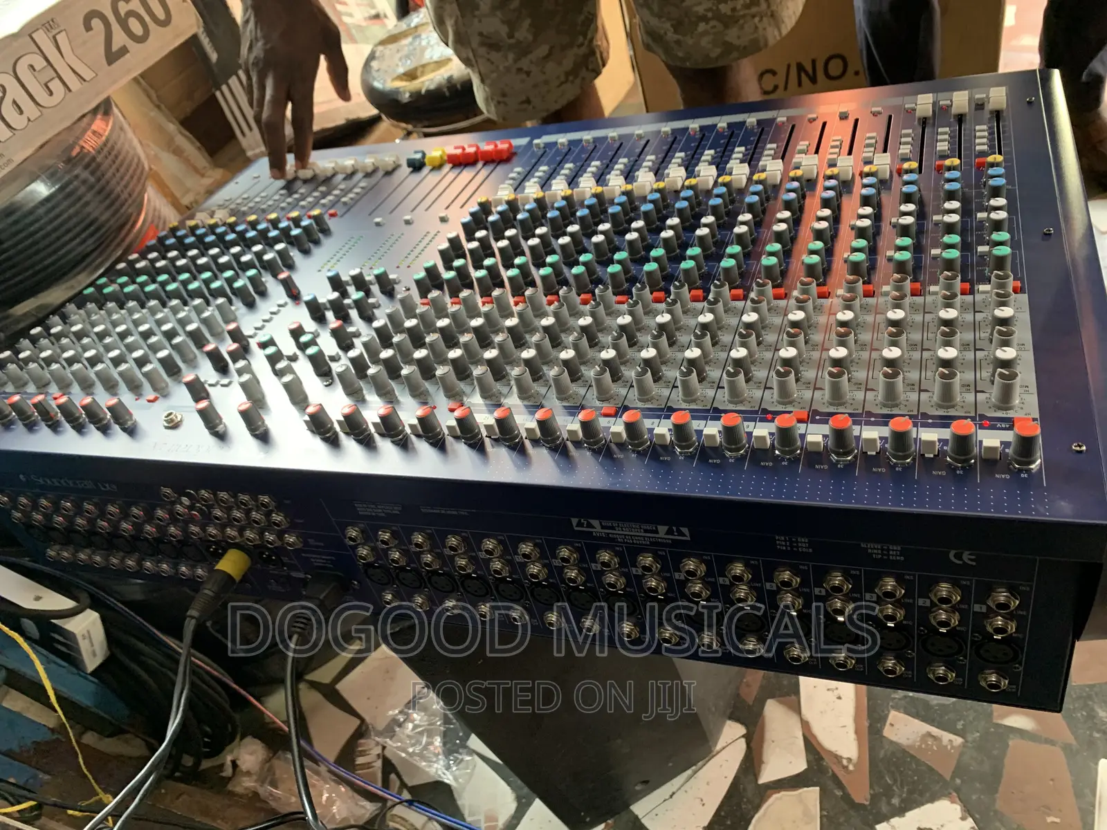 Soundcraft Lx9 24channel Mixer
