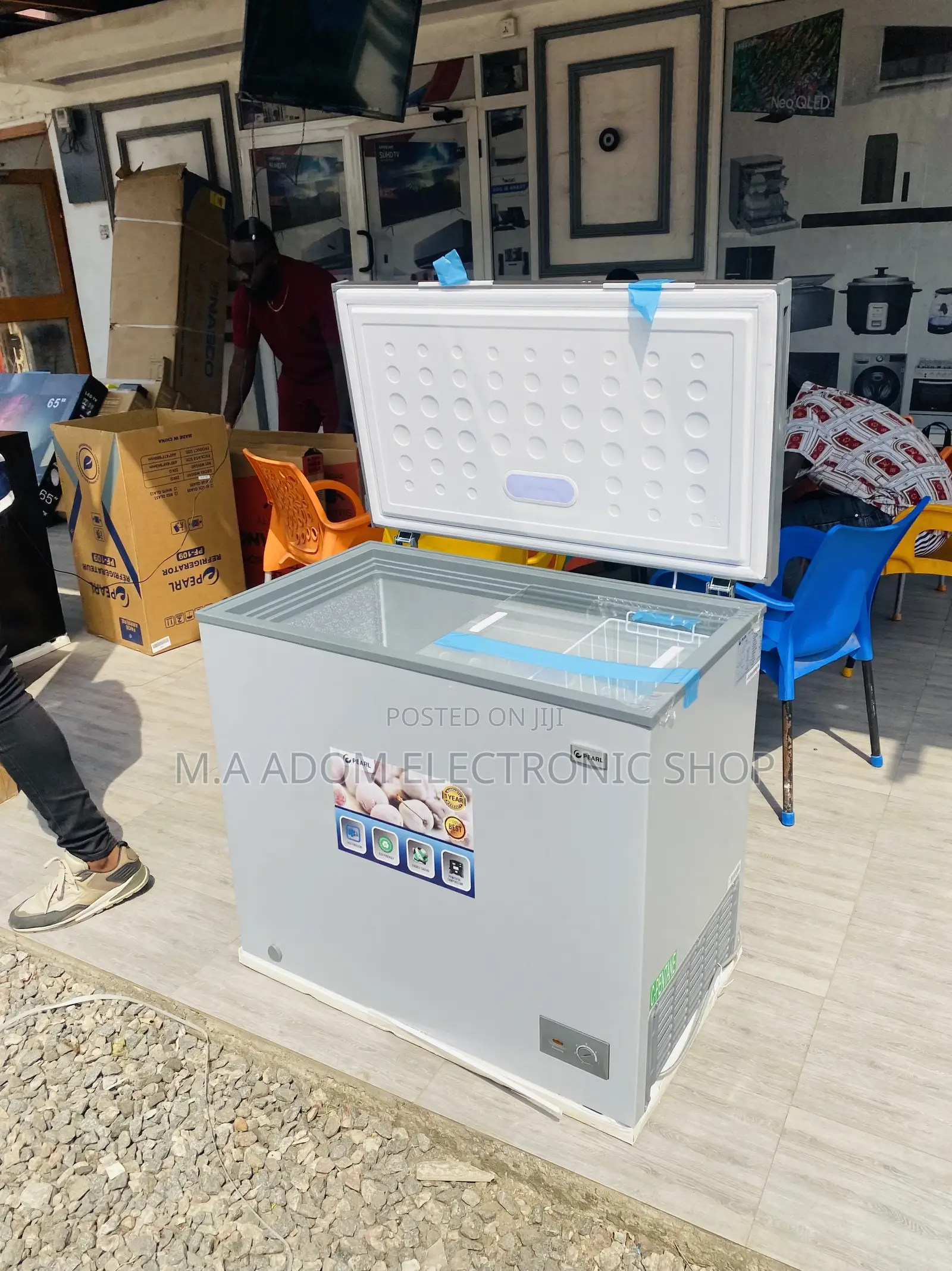 Purchase Affordable Pearl PCF-240 Single Door Chest Freezer.