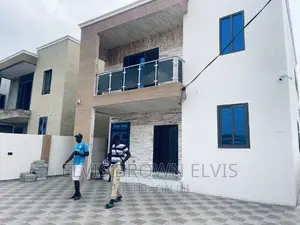 3bdrm Duplex in Botwe School for sale