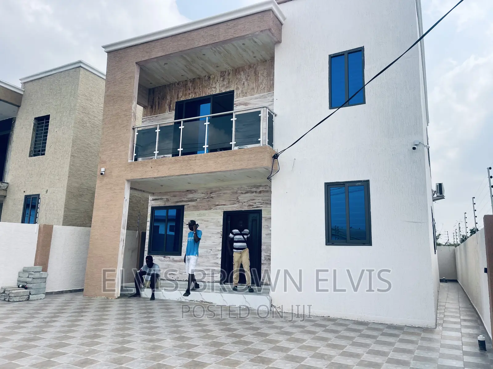 3bdrm Duplex in Botwe School for sale