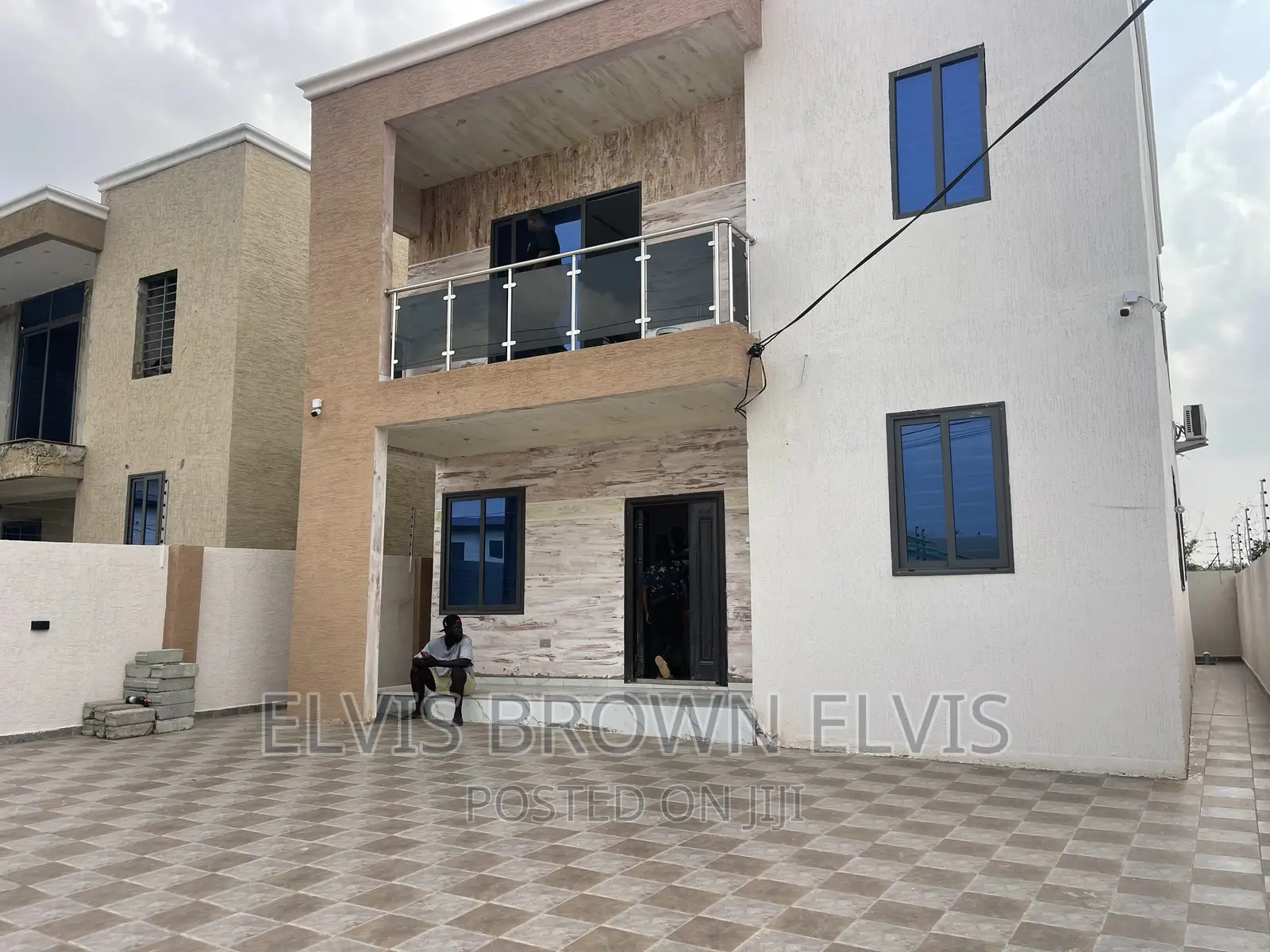 3bdrm Duplex in Botwe School for sale