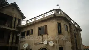 20bdrm Apartment in Fredimens Real, Kumasi Metropolitan for sale