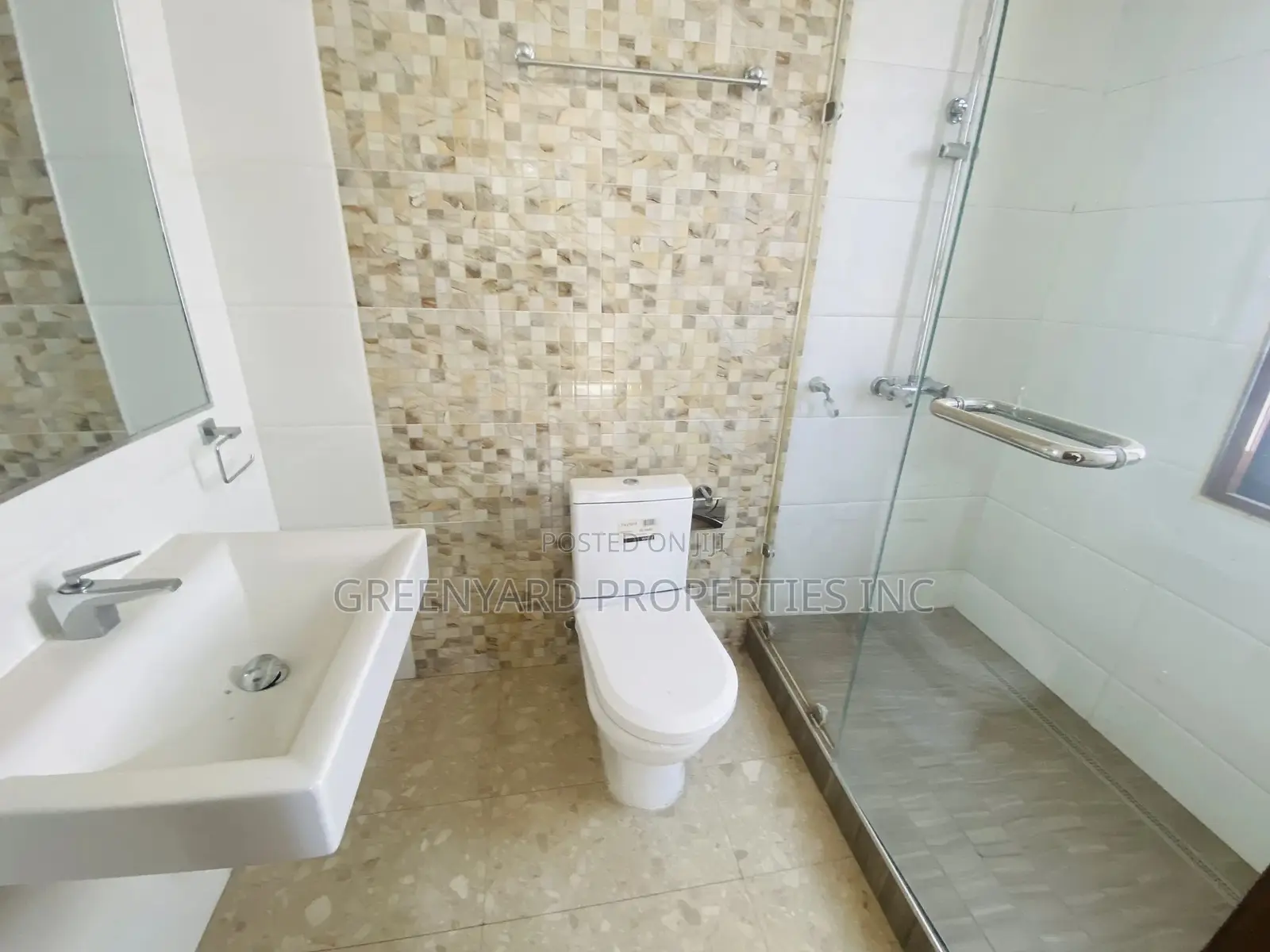 4bdrm Townhouse / Terrace in East Legon for rent