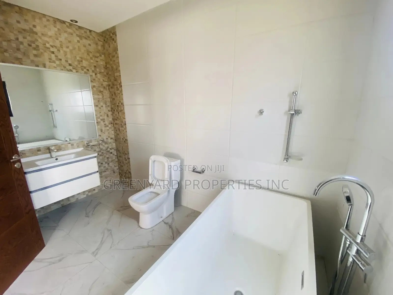 4bdrm Townhouse / Terrace in East Legon for rent