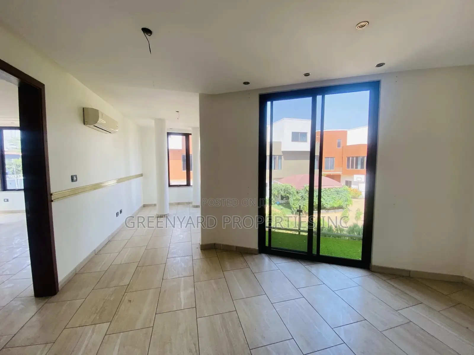 4bdrm Townhouse / Terrace in East Legon for rent