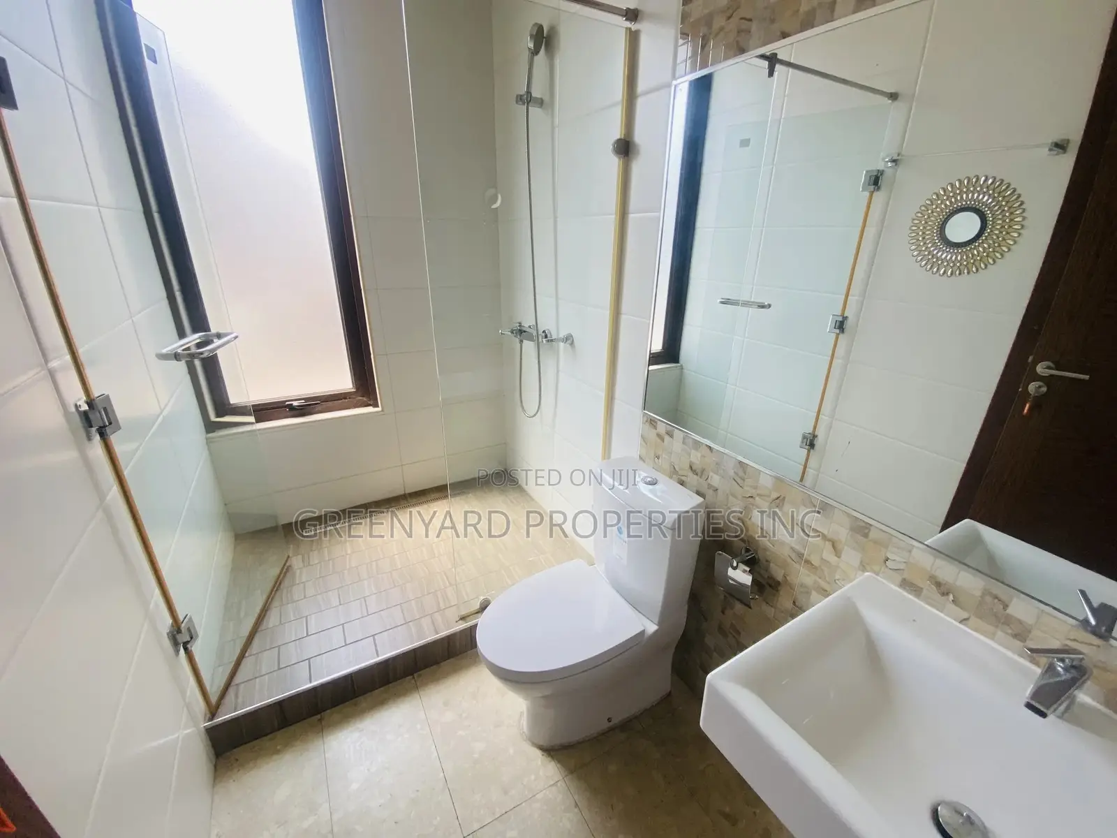 4bdrm Townhouse / Terrace in East Legon for rent