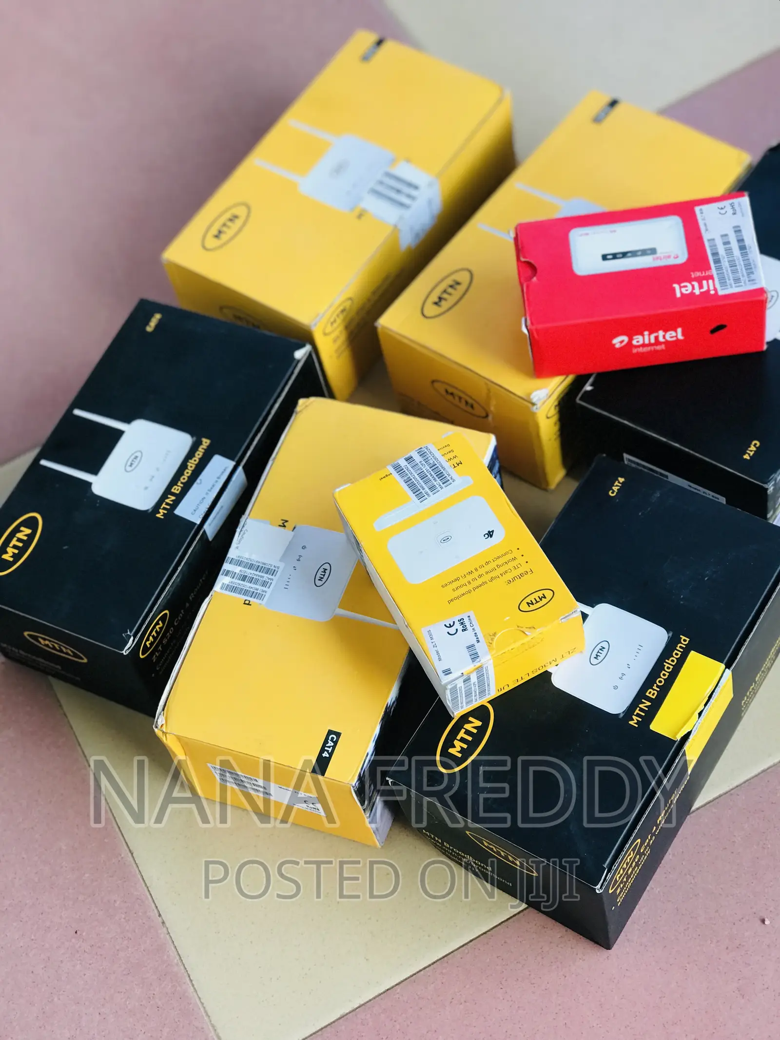 Universal S20 CAT4 Router With Its Power-Bank