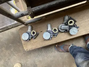 Toyota Highlander 2010 to 2012 Door Motor Available