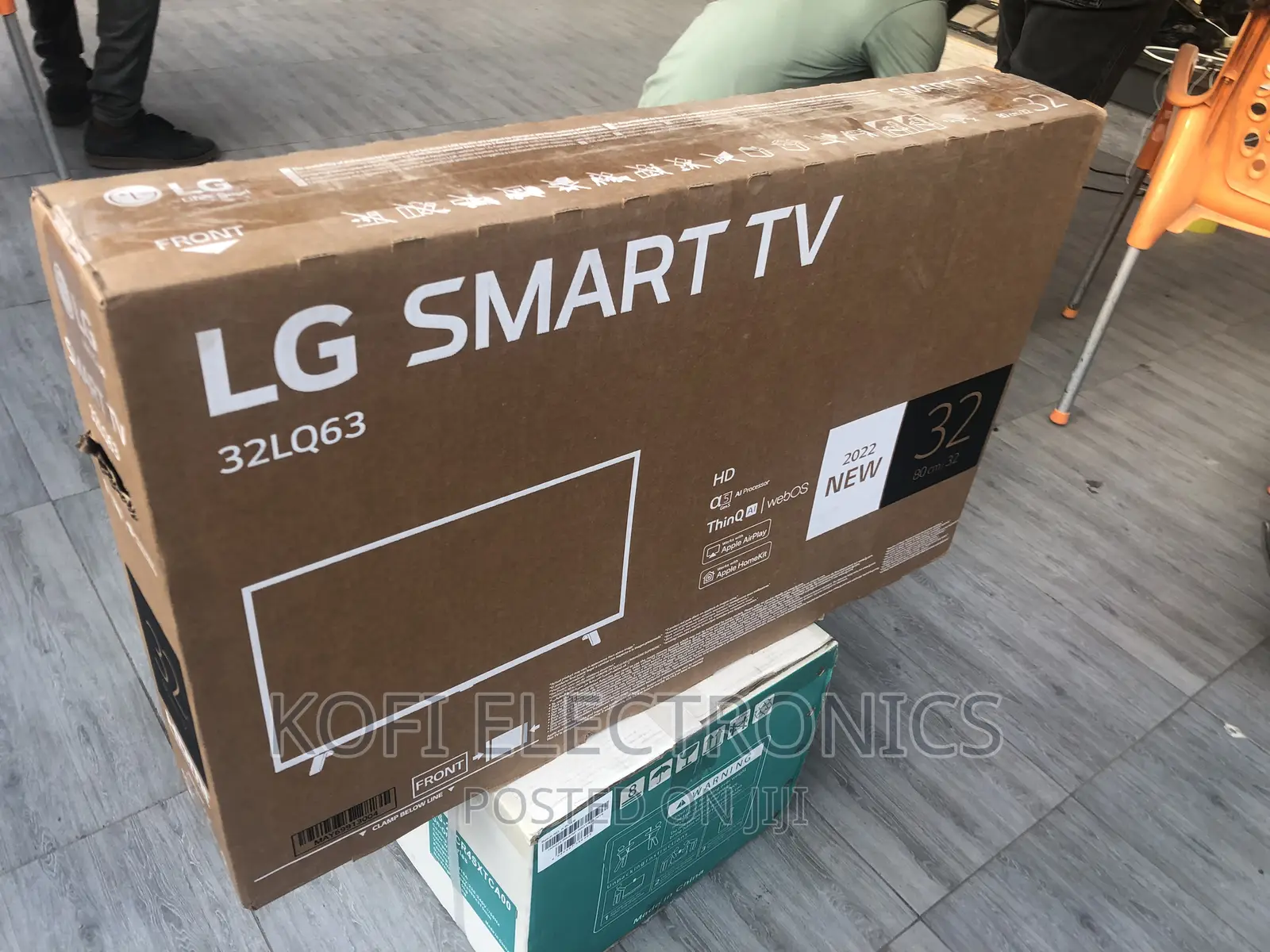 LG 32" Smart Digital Satellite LED TV - Inbuilt Wifi