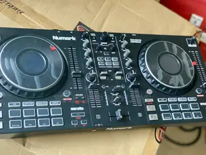 Numark Mixtrack Platinum Dj Controller