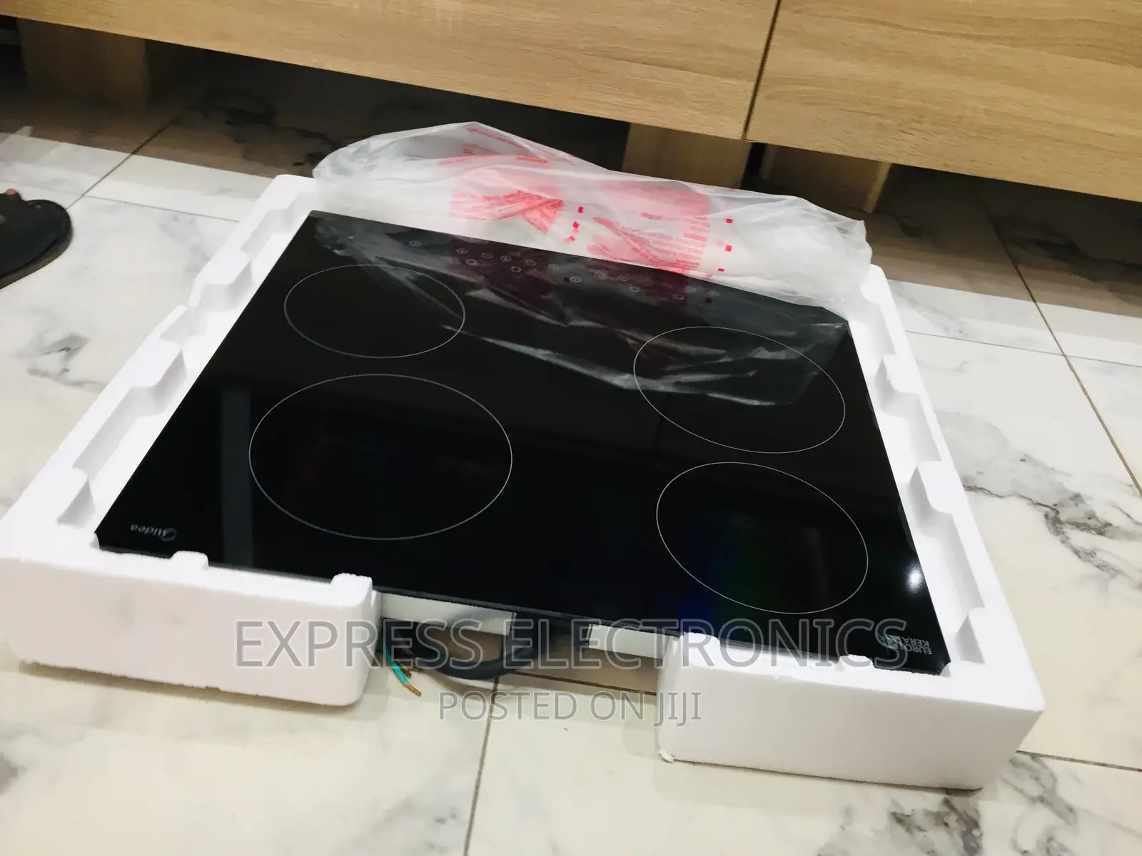 Mesmeric Sleek Black Inbuilt MC-HF605 Electric Cooker