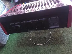 Yamaha BIX-1200 - 12 Channel DSP Professional Powered Mixer