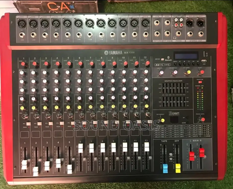 Yamaha BIX-1200 - 12 Channel DSP Professional Powered Mixer