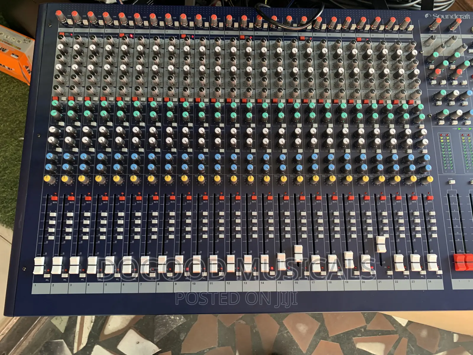 Soundcraft Lx9 32channel Live Audio Mixer