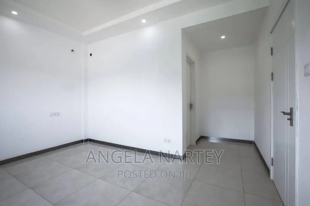 2bdrm Apartment in Lashibi, Tema Metropolitan for sale