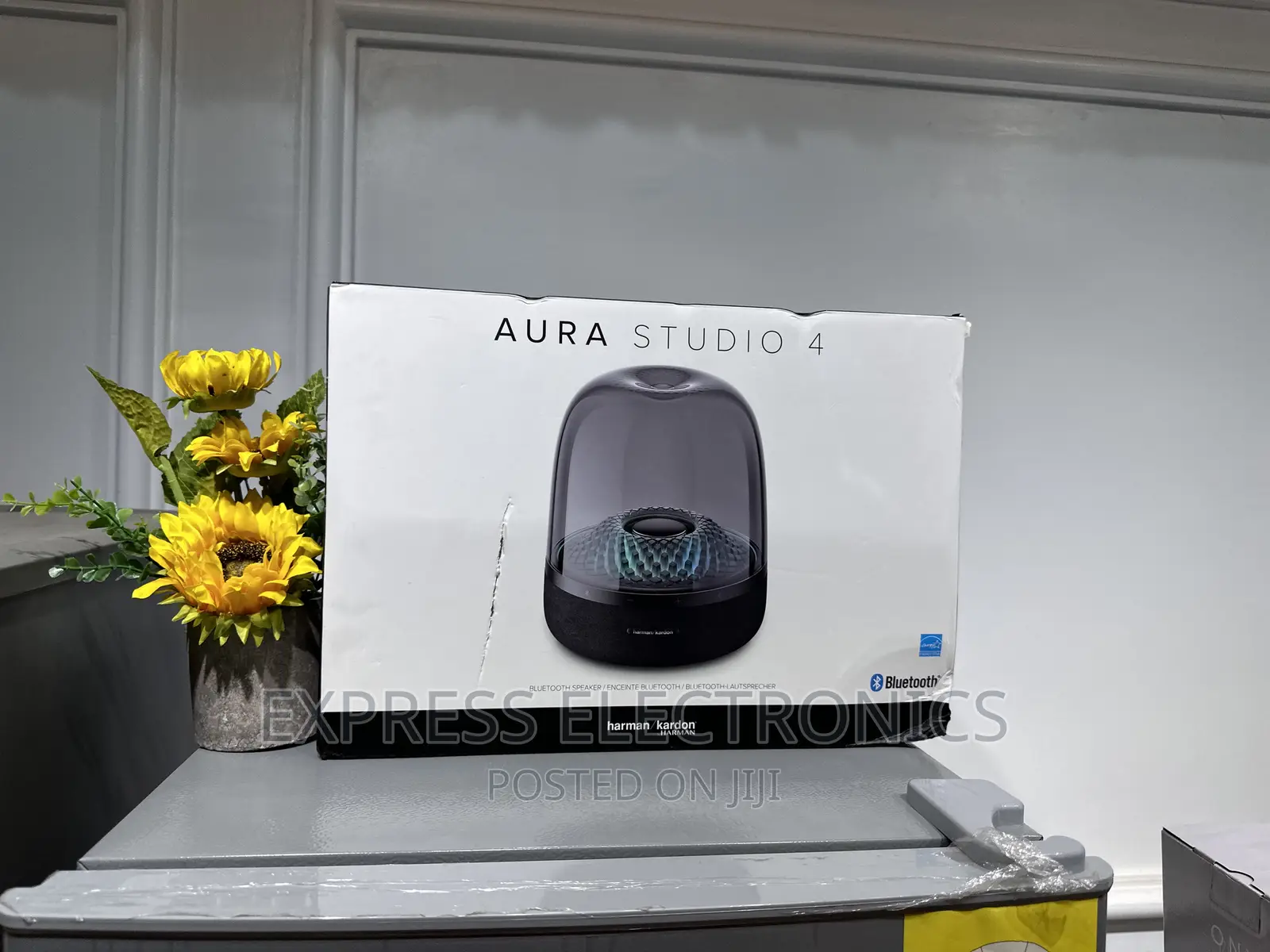 Fill Your Room With Harman Bluetooth Speaker AURA STUDIO 4