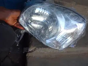 Hyundai Santa Fe 2005 Headlight Pair.