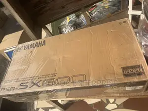 Keyboard PSR Sx600