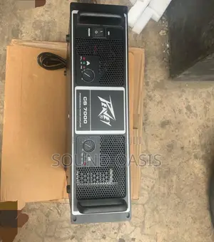 Peavey CS 7000 Professional Power Amplifier