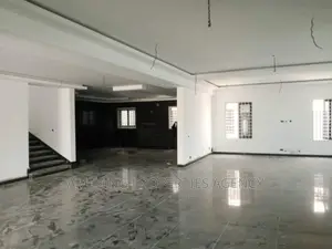 7bdrm Mansion in Adjiriganor for sale