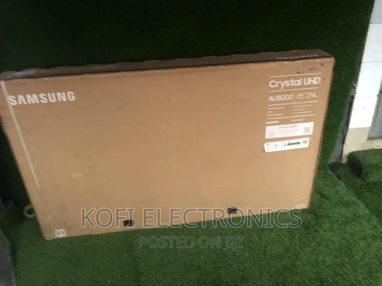 Samsung 85 Inches AU8000 UHD Flat Smart TV W/Stand Base